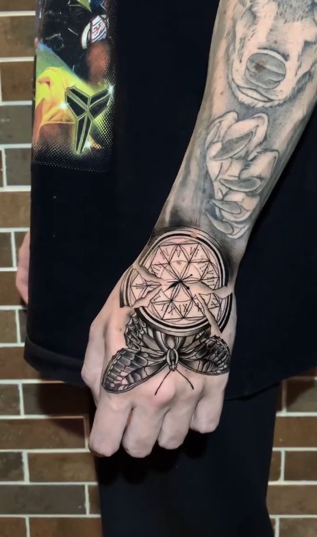 Tatuagem realizada por Madhava