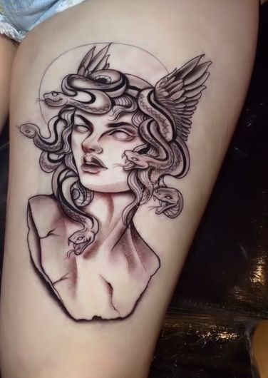 Tatuagem realizada por Madhava