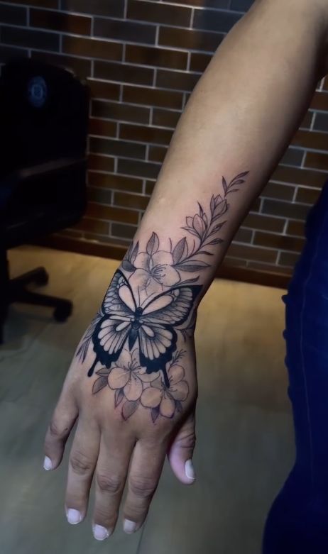 Tatuagem realizada por Madhava