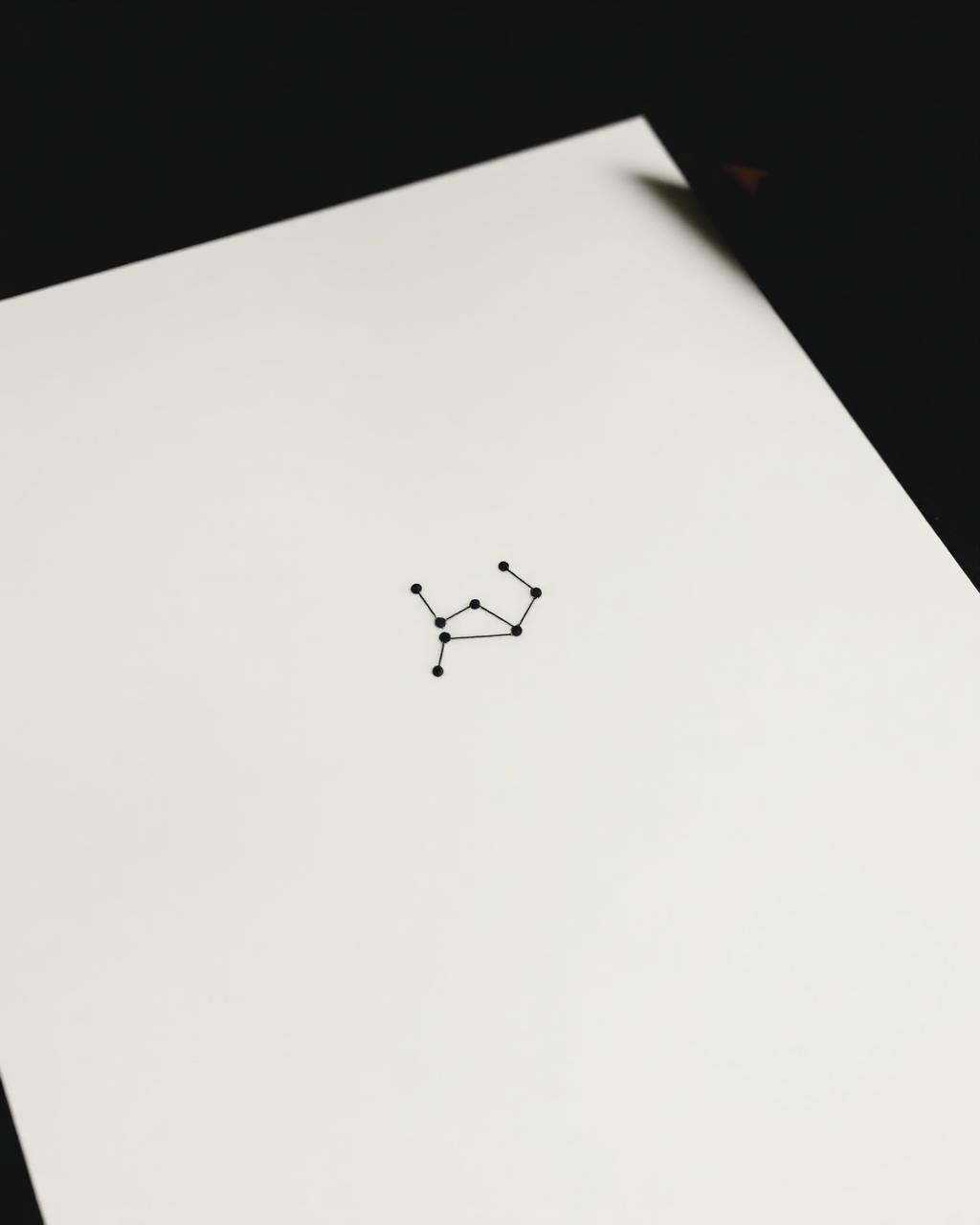 Tatuagem Constelação — Minimalismo
